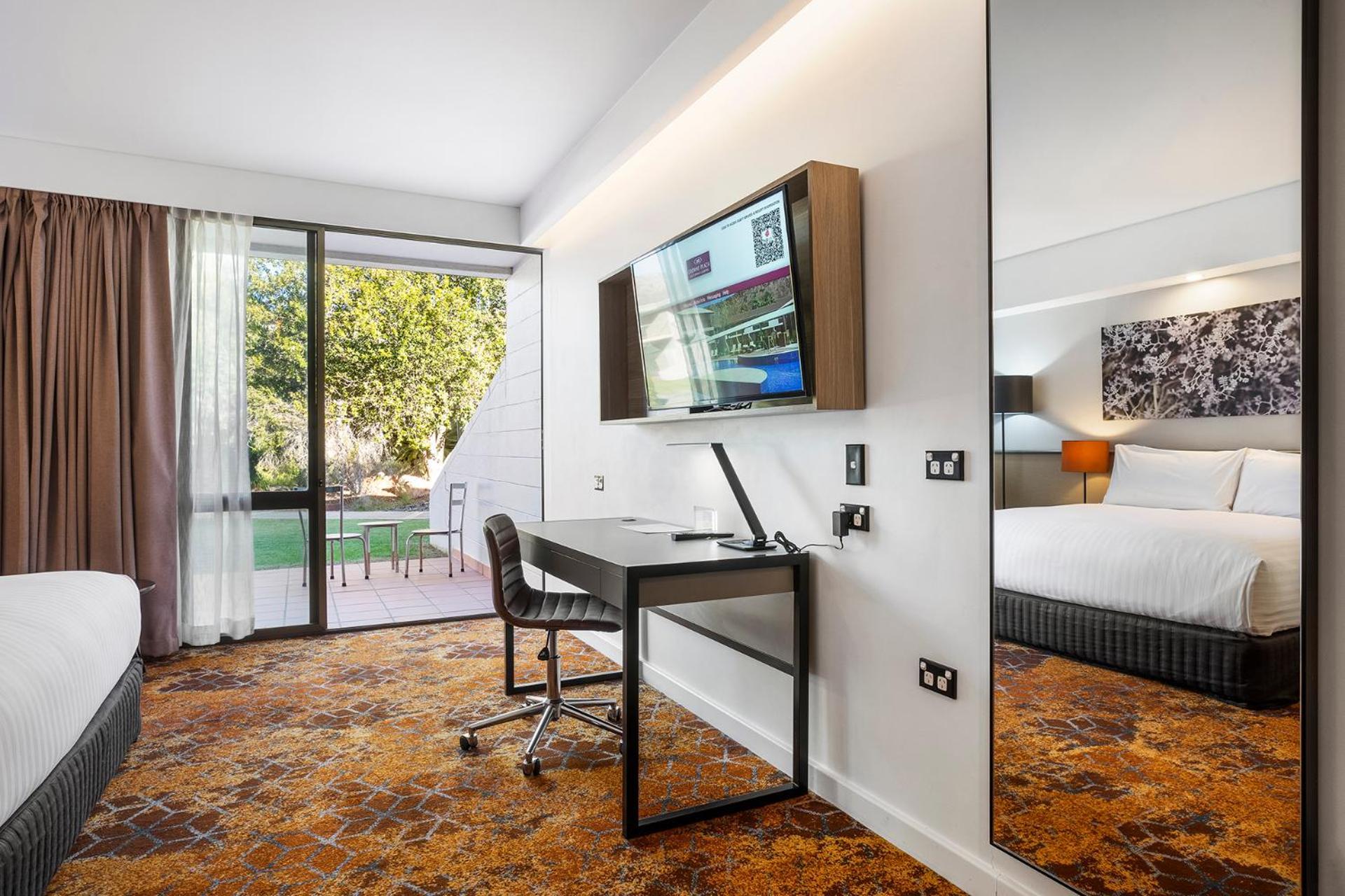 Crowne Plaza Lasseters By Ihg Hotel